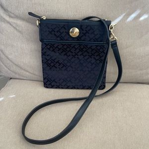 Tommy Hilfiger crossbody